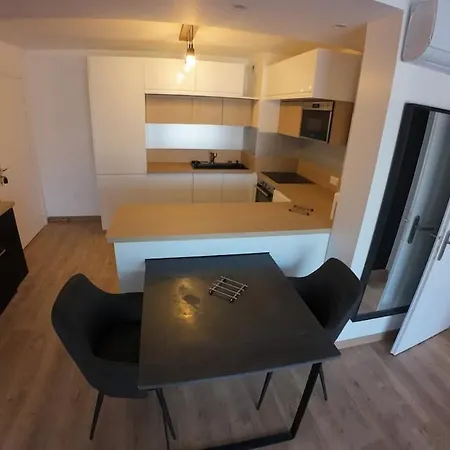 T3 Balneo, Relax Et Plancha & Parking Apartment *